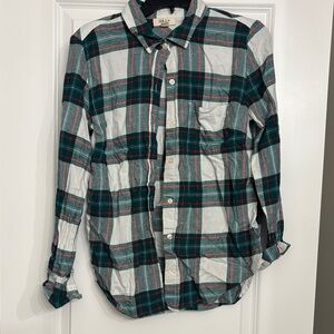 Style and Co Women’s Long Sleeve Plaid Shirt Red and Green